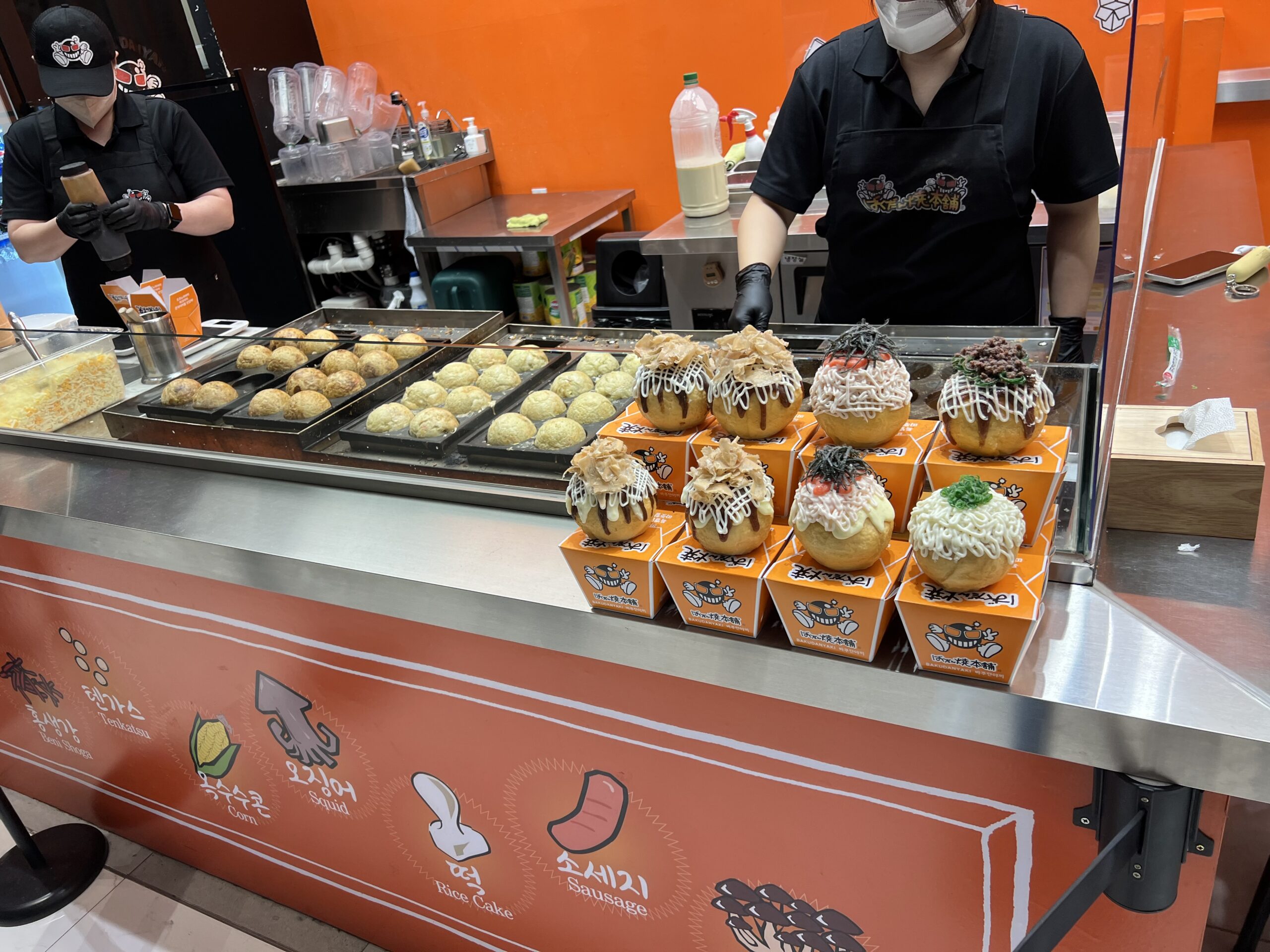 弘大(ホンデ)AKプラザにある「ばくだん焼き本舗」がオススメです